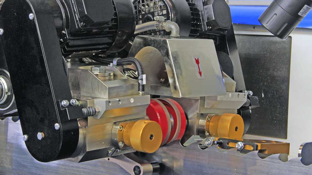 Sharpening solutions for circular saws – Side-grinding Sharpening solutions for circular saws – Side-grinding